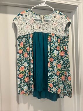 Matilda Jane Women’s Medium Teal Floral Crochet Yoke Tunic Flowy Soft